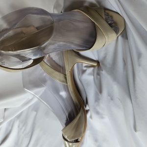 Calvin Klein "Lucette" Peeptoe Pumps Size 8.5 in Neutral